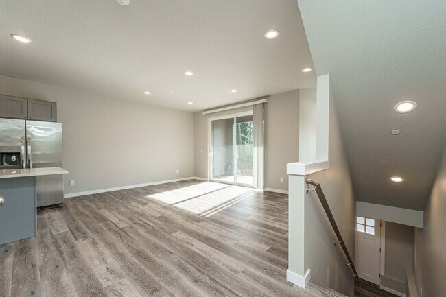 Building Photo - Move In Ready 3 Bedroom 2.5 Bathroom - Convenient Camas Location