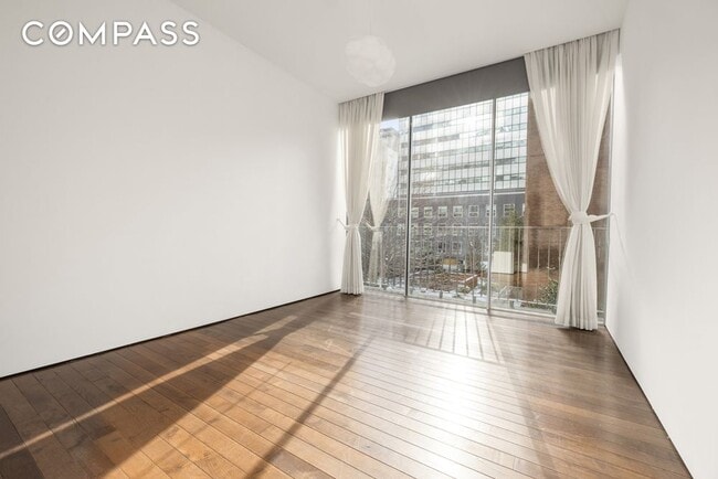 Building Photo - 527 W 27th St