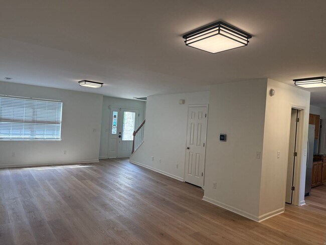 Building Photo - Lexington - Commercial Property