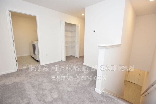 Building Photo - 3595 Smt Vw Wy