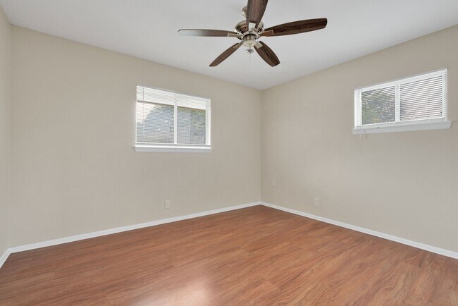 Building Photo - Two Story Rental in Castle Hills