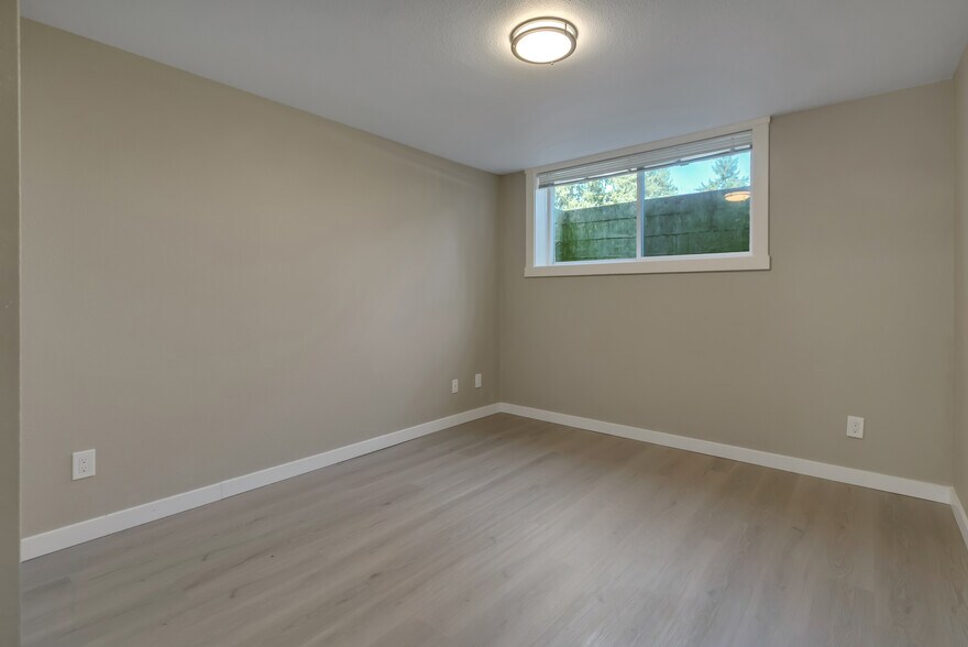 Building Photo - 623 108th Avenue Ct E