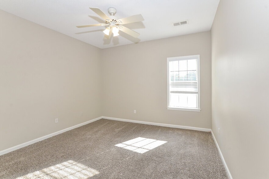 Building Photo - 4485 Nicholas Ln