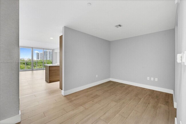 Building Photo - 16385 Biscayne Blvd