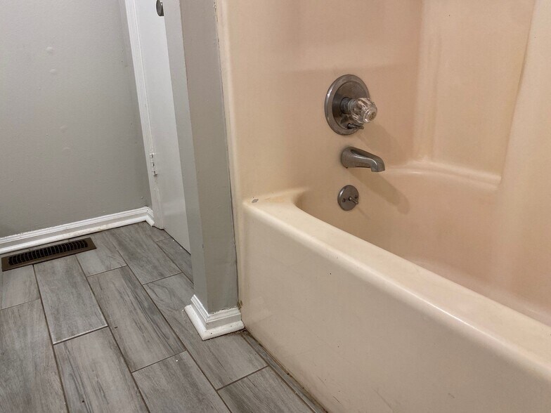 Building Photo - 257 Tinker Hill Cv