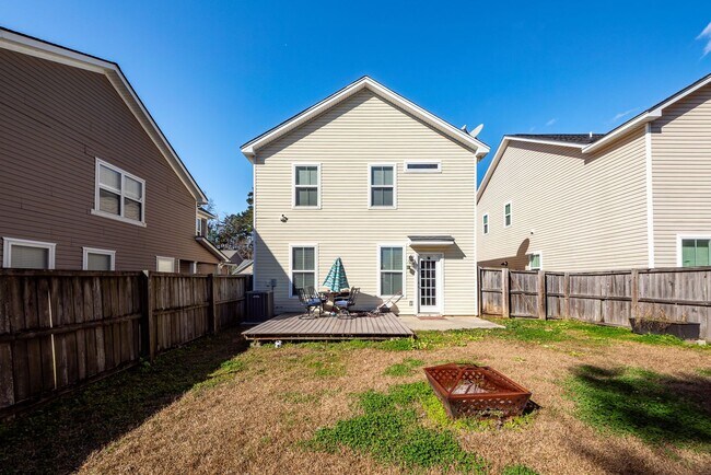 Building Photo - 3 Bedroom, 2.5 Bathroom Home in Eagle Run - Ladson