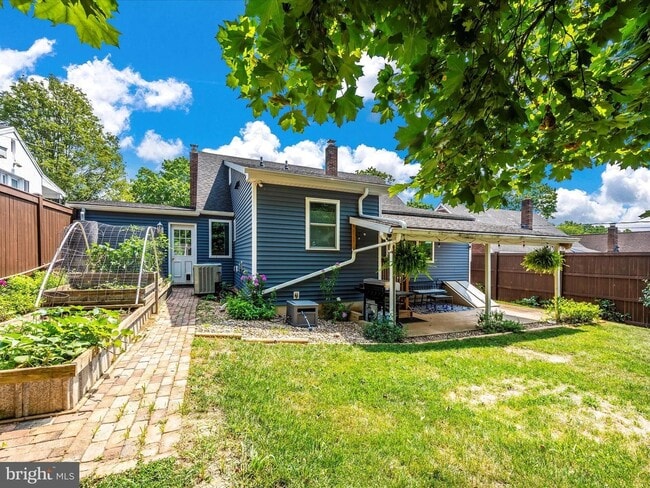 Building Photo - 413 Pangborn Blvd