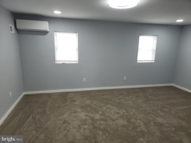 Building Photo - 1214 Roosevelt Dr