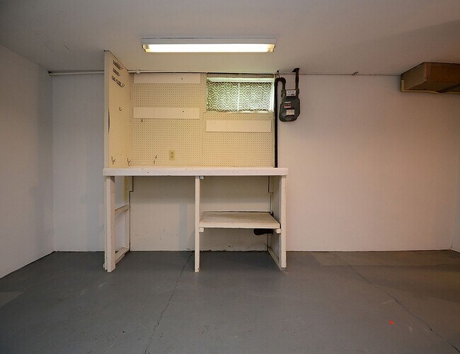 Building Photo - 2108 S 46th St