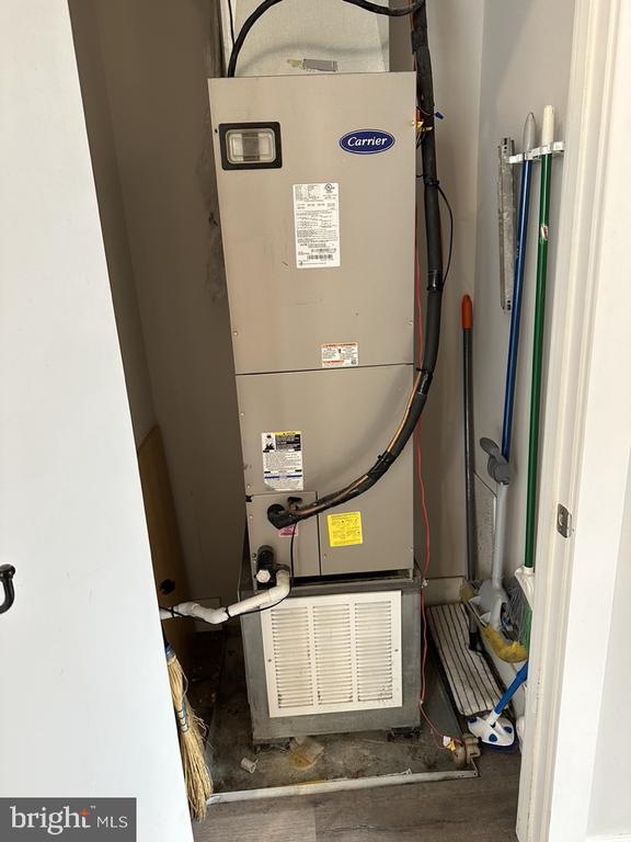 Building Photo - 907 Leland St