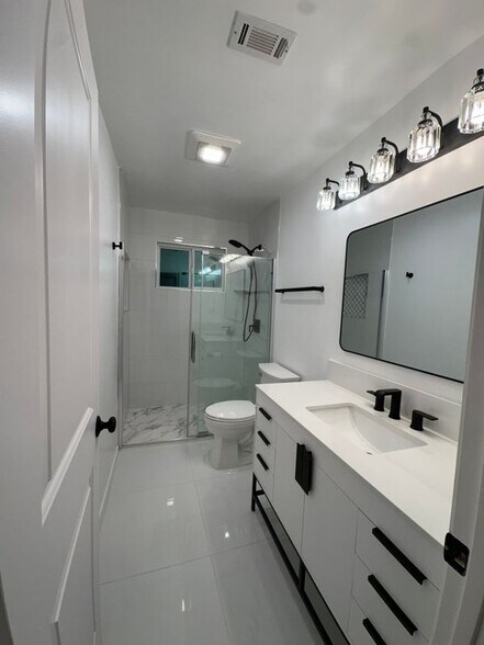 Building Photo - 7621 Scenic Brook Dr