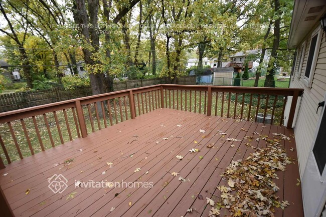 Building Photo - 7939 Edgewood Ct