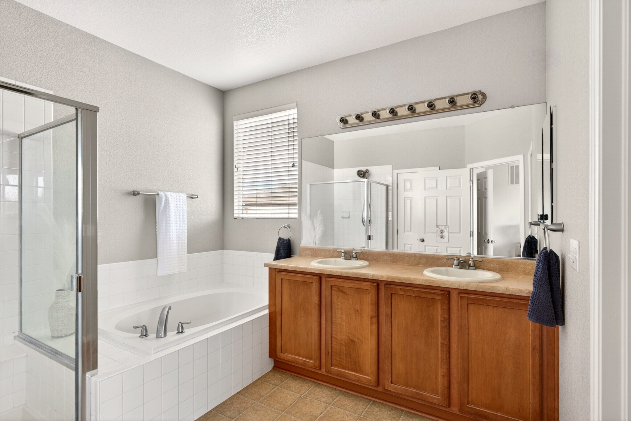 Building Photo - 20473 E Girard Dr