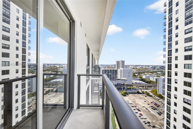 Building Photo - 11 NE 6th St