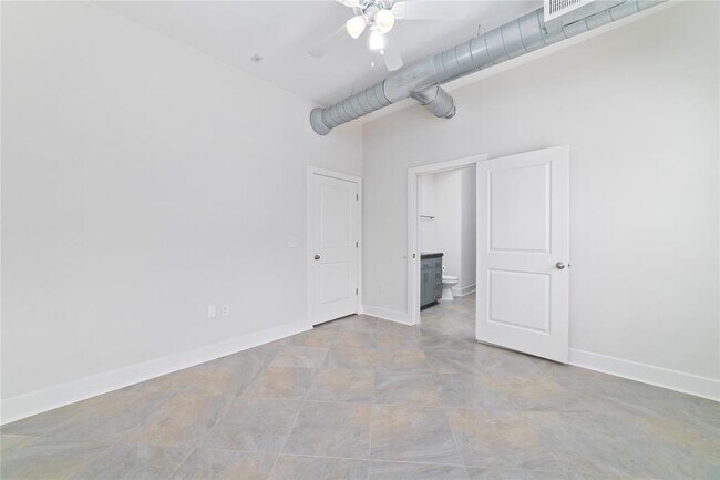 Building Photo - 1011 Studemont St