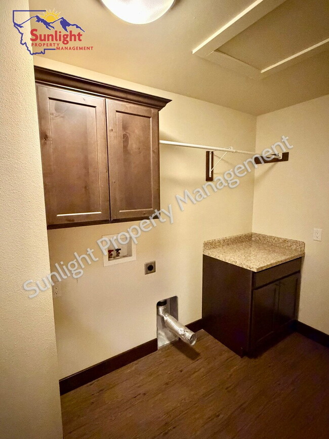 Building Photo - Spacious Country Home with 5 Bedrooms, Movie Room & Stunning Open-Land Views