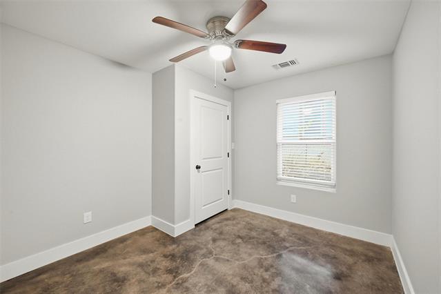 Building Photo - 607 E Day St