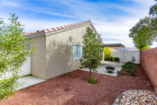 Building Photo - Beautifully Updated 3 Bedroom, Single Story North Las Vegas Home In Gated Community