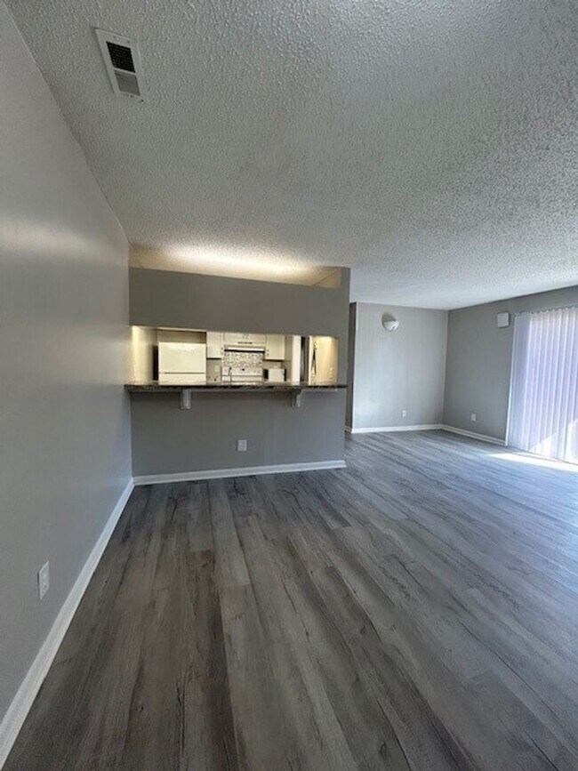 Building Photo - 9505 University Terrace Dr