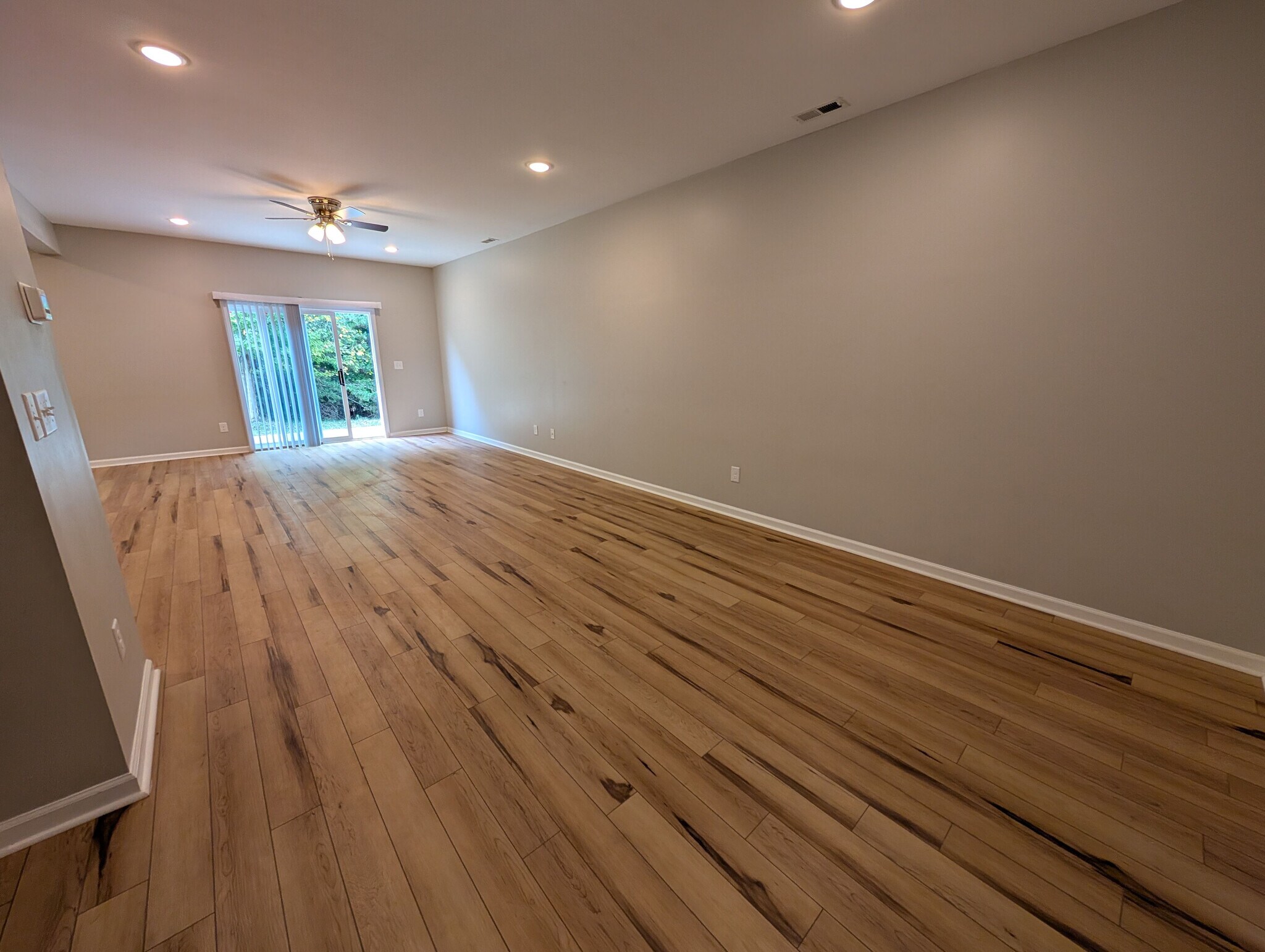 Building Photo - Room in House on Stone Mountain Dr