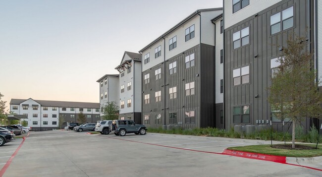 Building Photo - Tour Our Upscale 2 Bedroom Apartments