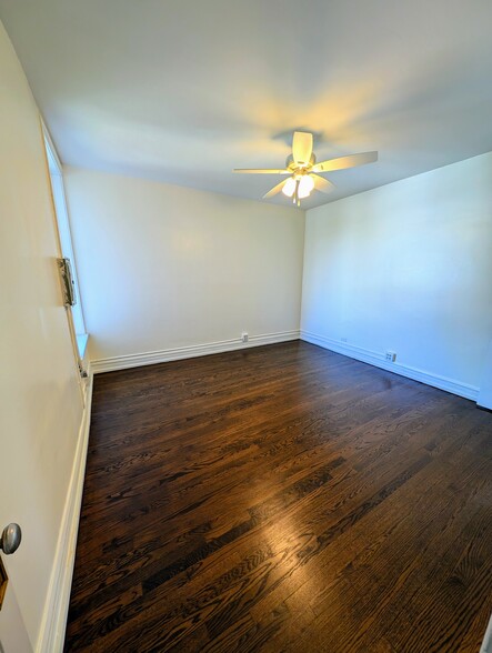 Building Photo - 3510 W Dickens Ave