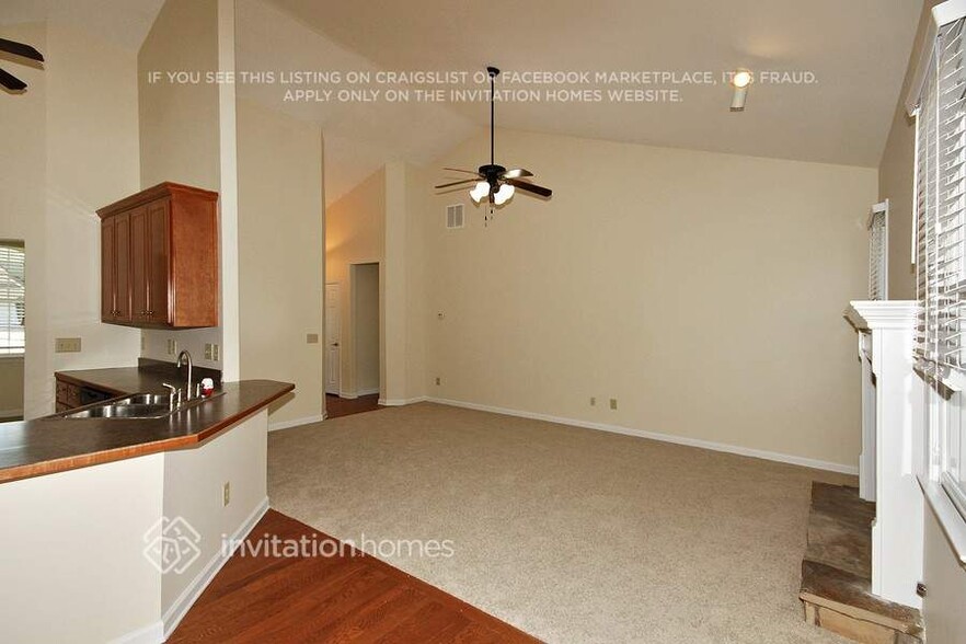 Building Photo - 503 Autumn Ridge Dr