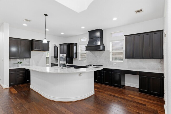 Building Photo - 135 Deerfield Meadow Dr