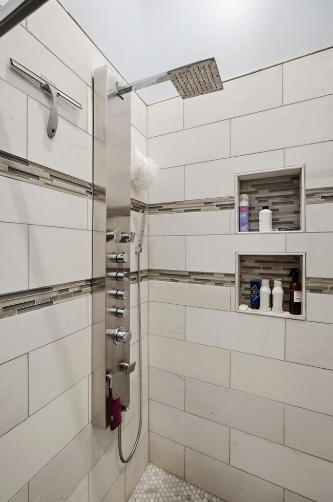 Building Photo - 408 Scott St