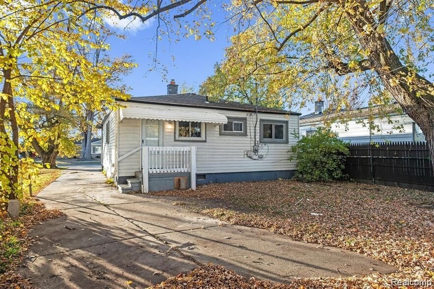 Building Photo - 5749 Detroit St