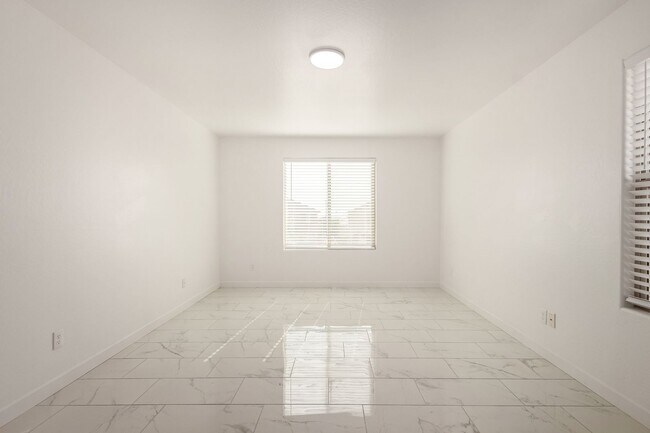 Building Photo - One Of A Kind Home For Rent In Buckeye!