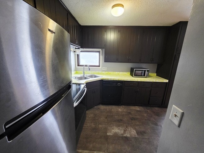 Building Photo - 8425 Brunswick Ave N