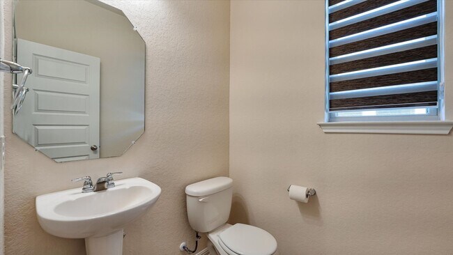 Building Photo - Redland Rd/281 Sienna Subdivision