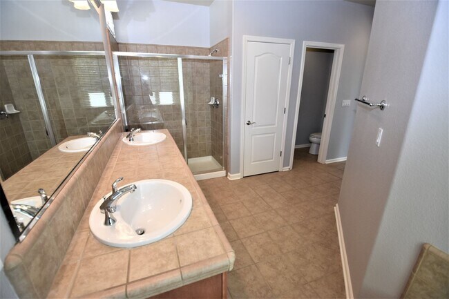 Building Photo - 3303 Southerland Rd