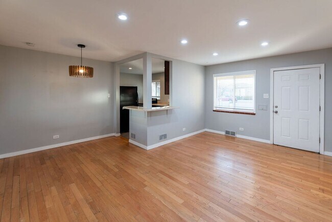 Building Photo - Move in now — $0 rent due until March 1st! - 3BR/2BA Single-Family Home Across from Sloan’s Lake ...