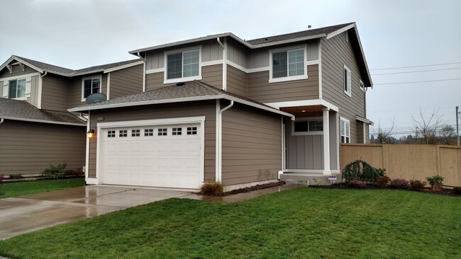 Spacious Fife 3 Bedroom with Fenced Yard! - Spacious Fife 3 Bedroom with Fenced  Yard!