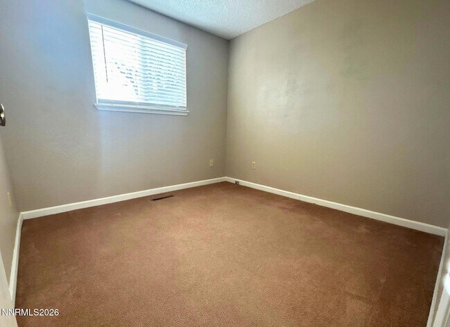 Building Photo - 415 Sycamore St