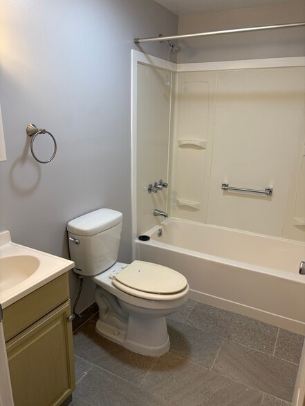 Building Photo - 209 Carsley Rd