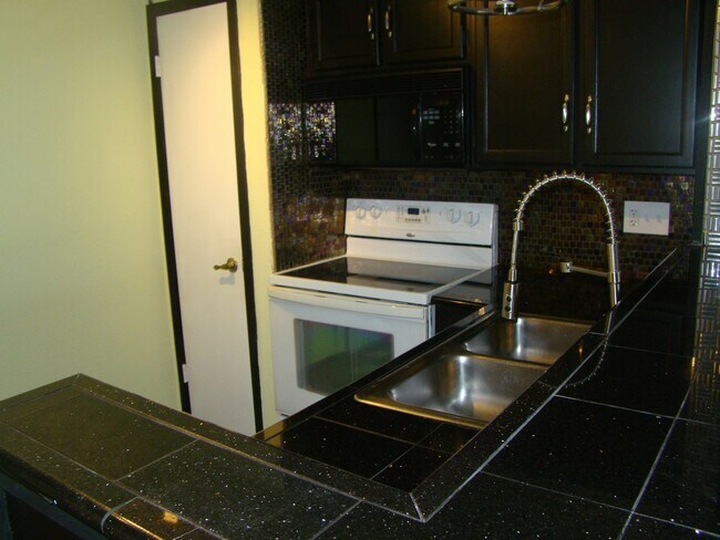 Building Photo - 30 E Brown Rd