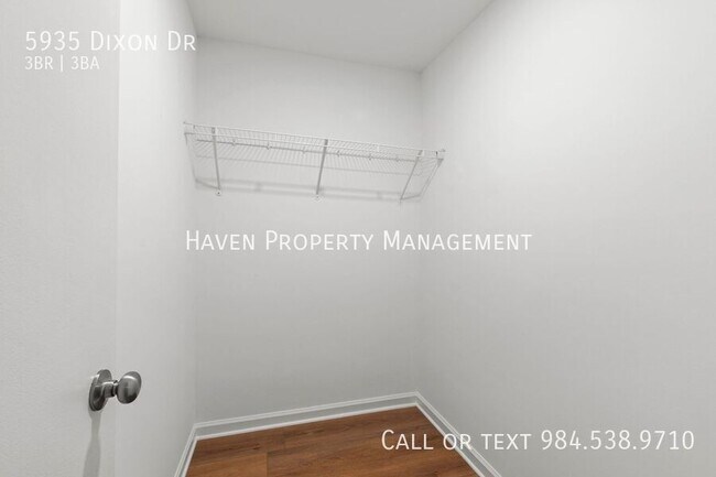 Building Photo - 5935 Dixon Dr