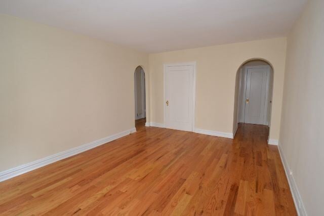 Building Photo - 533 W Roscoe St