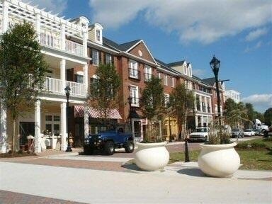 Building Photo - 3867 Hillcrest Dr SE