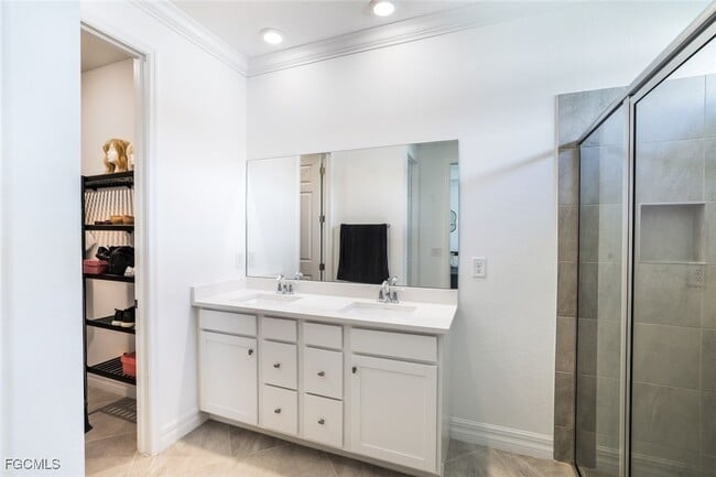 Building Photo - 42090 Lake Timber Dr