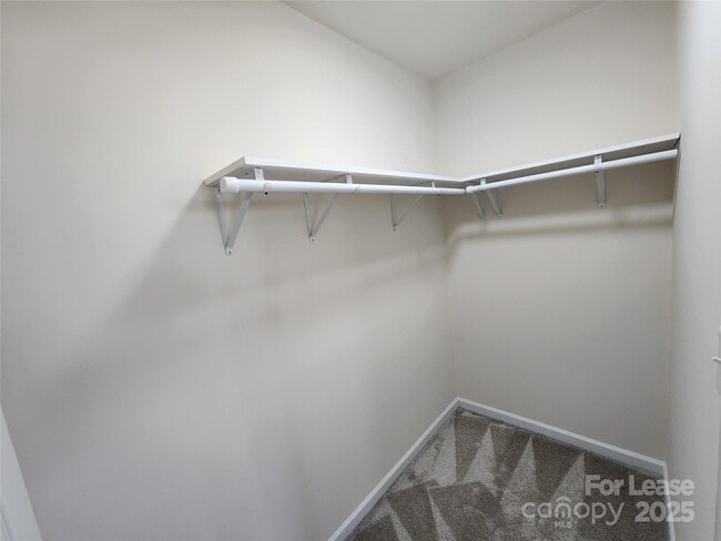 Building Photo - 326 Sadie Dr