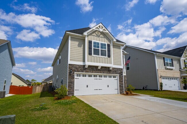 Building Photo - 4BR Home in Blythewood | Fenced Yard & 2-Car Garage