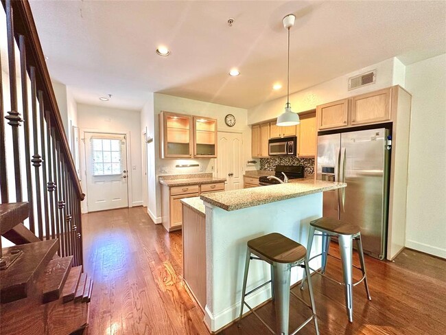 Primary Photo - 1602 Elgin St