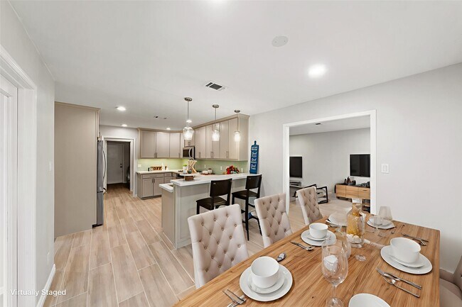 Building Photo - 1912 Foxtail Pl