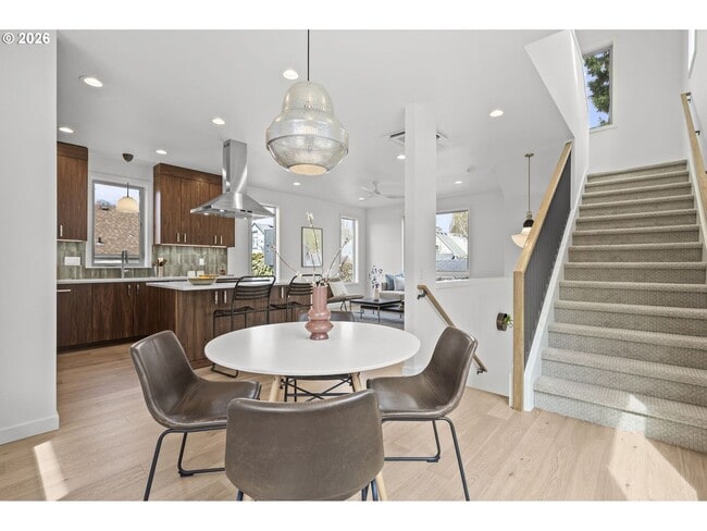 Building Photo - BRAND NEW stylish and modern Mt. Tabor stunner! Available Now!!