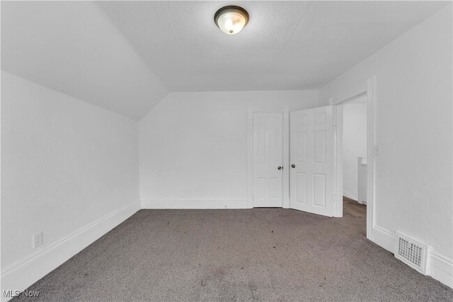 Building Photo - 9618 Willard Ave