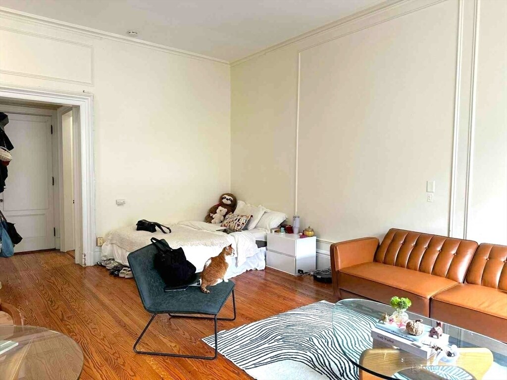 Building Photo - 105 Beacon St